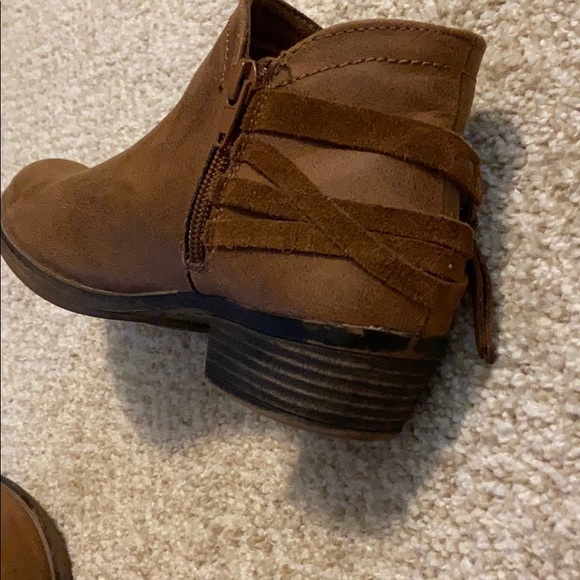 Brown Women’s Ankle Cut Boots - Picture 9 of 10